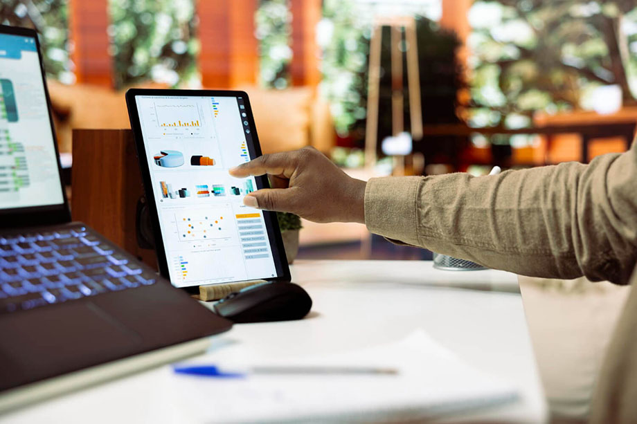 Analytics & Performance Tracking